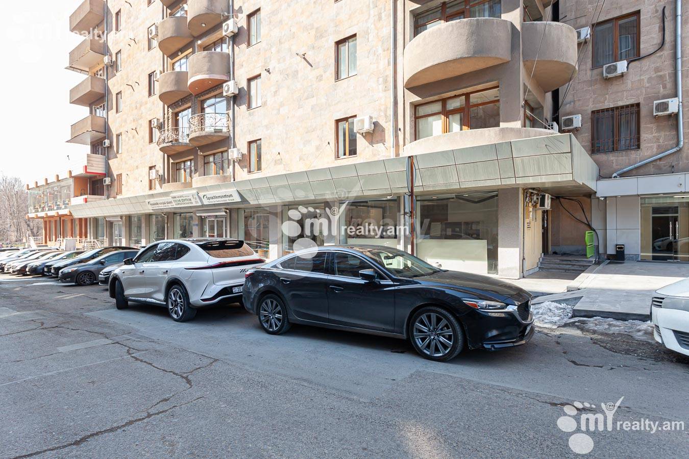 Снять коммерческoе помещение Мгер Мкртчян ул, Центр Ереван, 156329