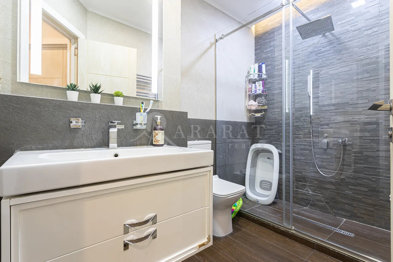 4 bedroom apartment for sale Kievyan St, Arabkir Yerevan, 157369