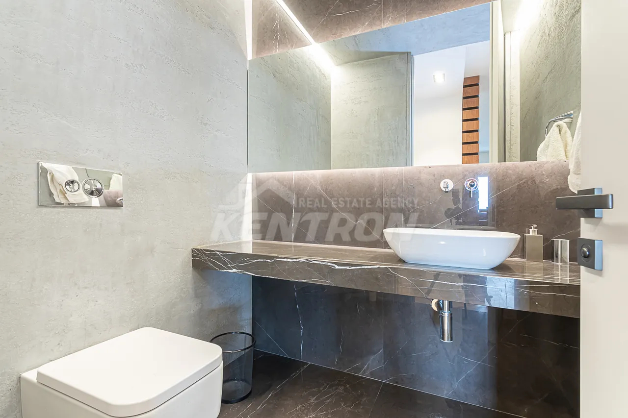 4 սենյականոց բնակարան  Պուշկինի փող, Կենտրոն Երևան, 157580