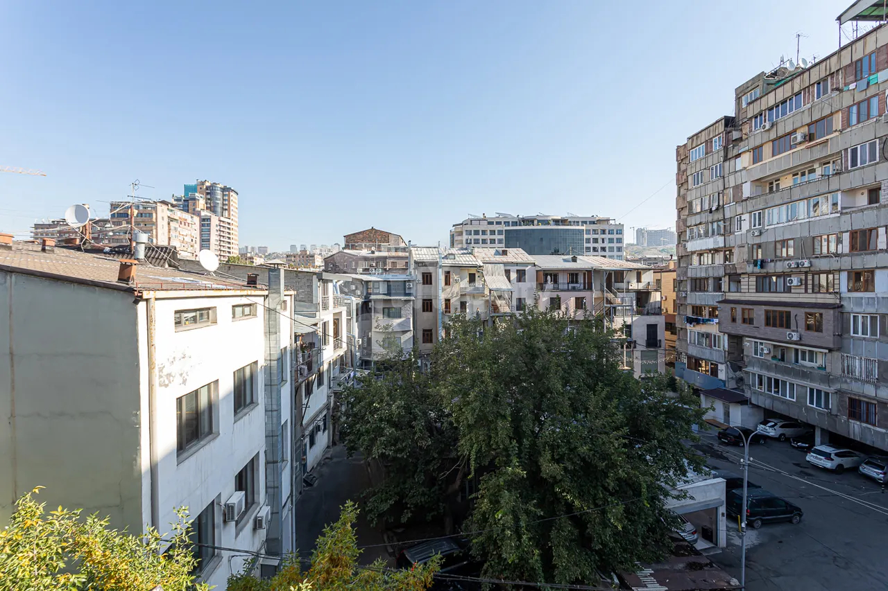 3 bedroom apartment for sale خیابان نعلبندیان, مرکز شهر ایروان, 157230