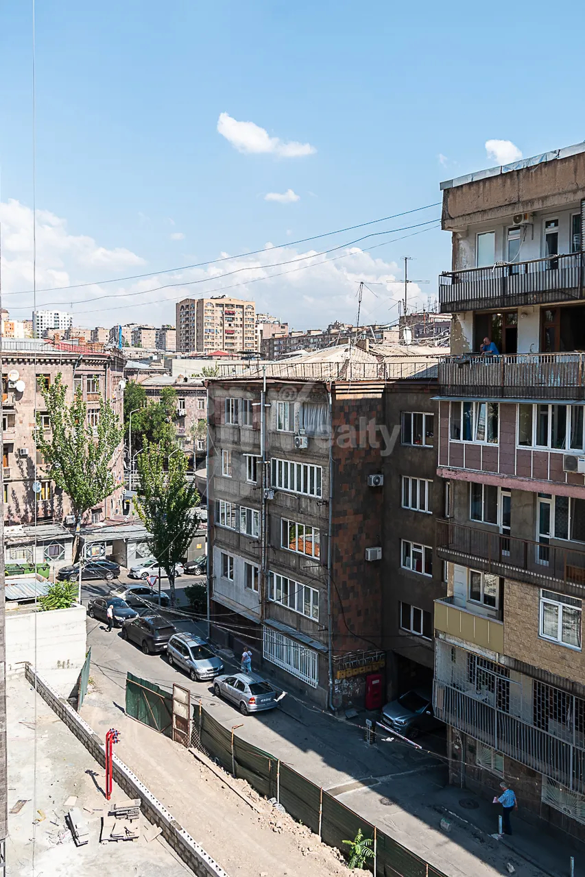 3 bedroom apartment for sale خیابان هاکوبیان, عربگیر ایروان, 161355