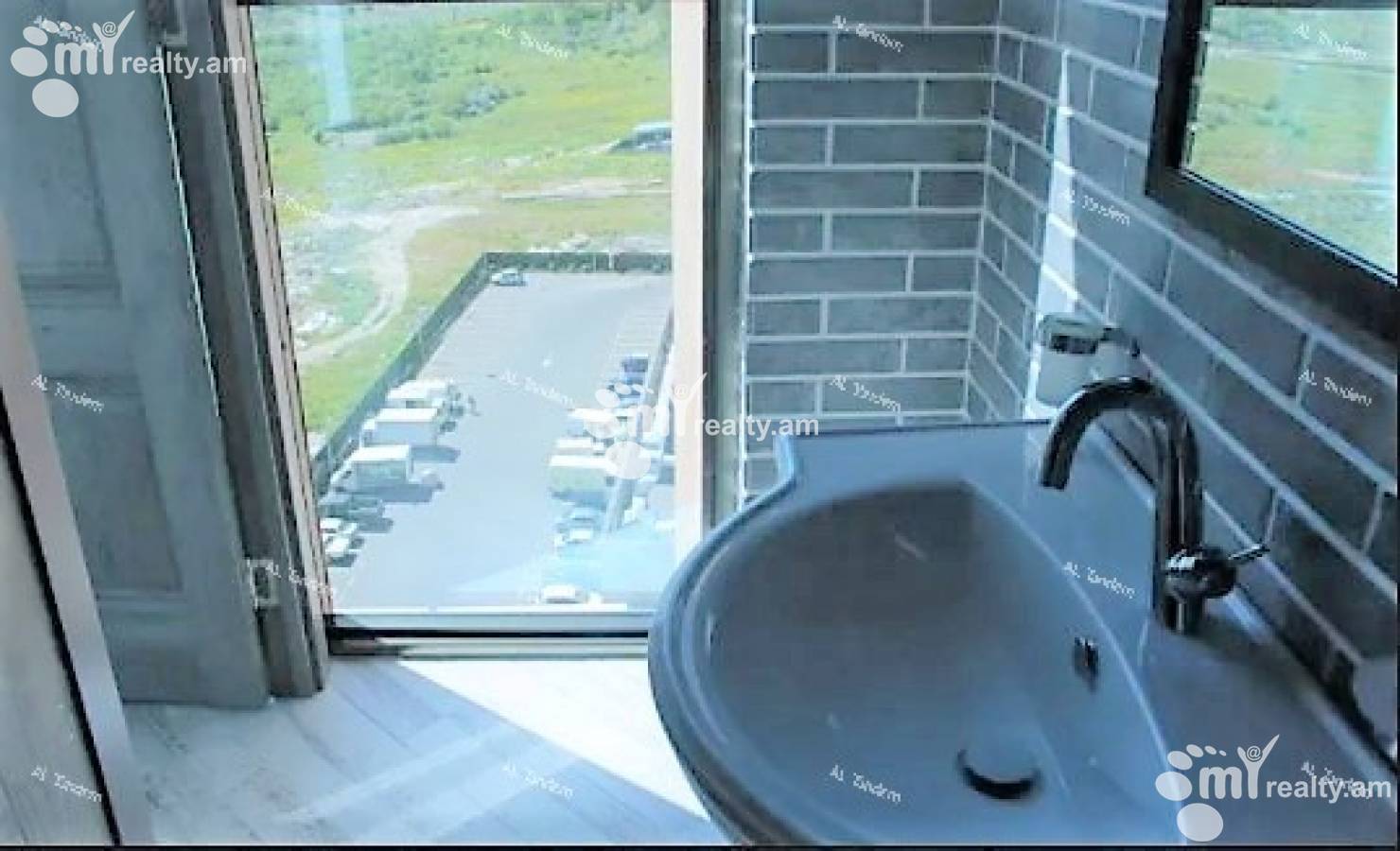 3 սենյականոց բնակարան վարձով Ծիծեռնակաբերդի խճուղի, Կենտրոն Երևան, 124812