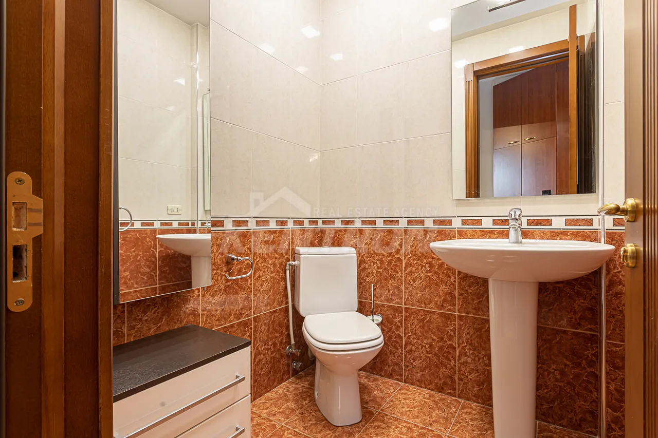 3 bedroom apartment for sale Vardanants St, Center Yerevan, 157553