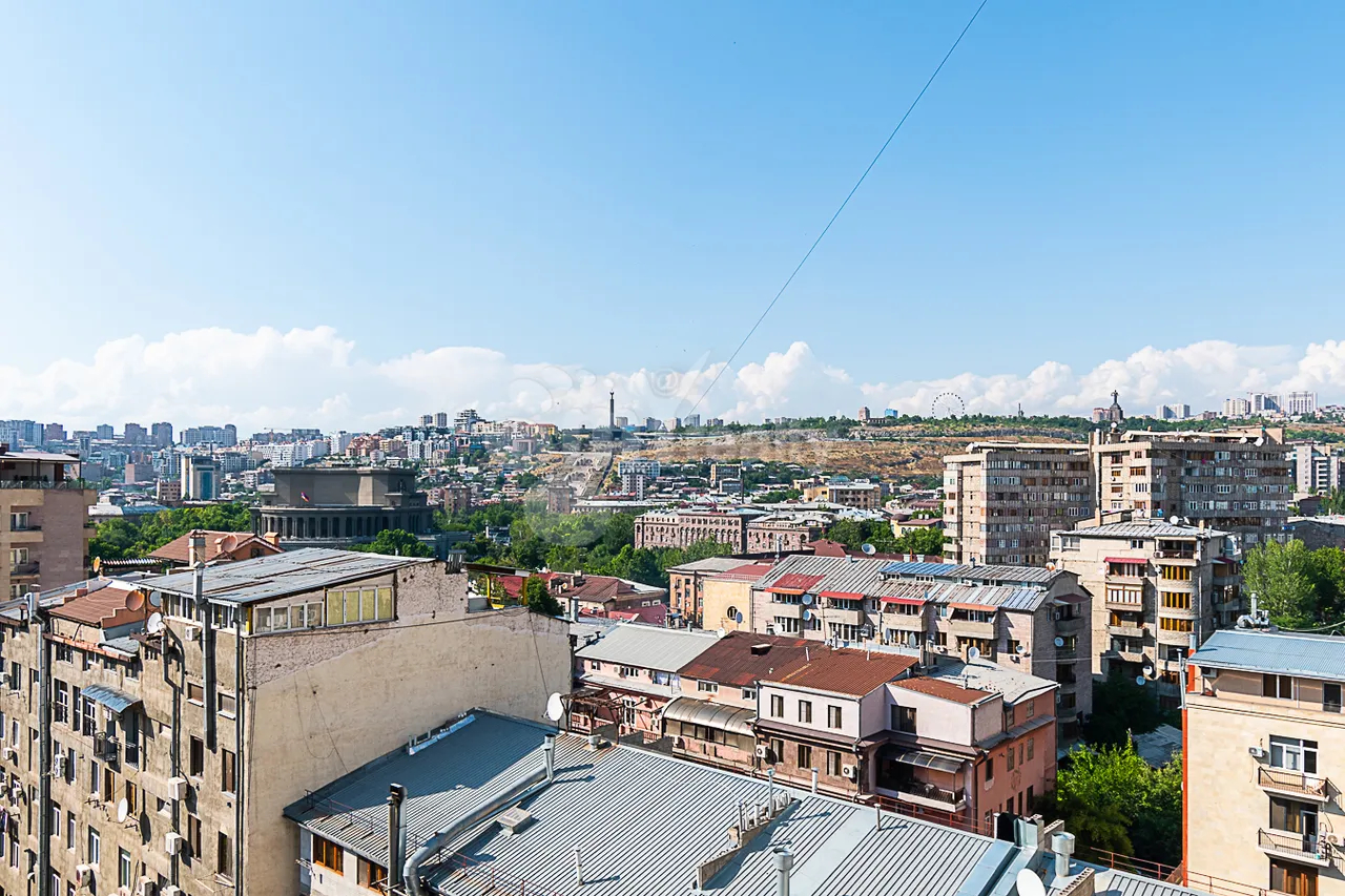 4 սենյականոց բնակարան  Աբովյան փող, Կենտրոն Երևան, 160953