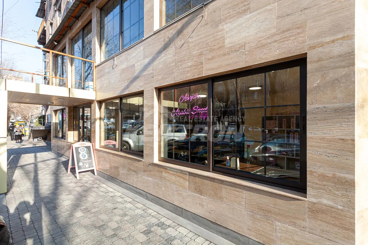 Commercial for sale خیابان کومیتاس, عربگیر ایروان, 157407