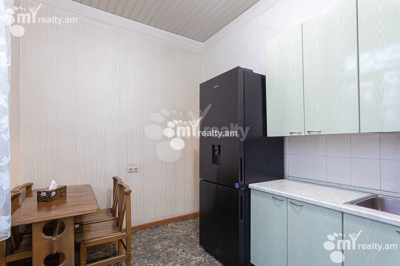 3 սենյականոց բնակարան  Մաշտոցի պող, Կենտրոն Երևան, 145510