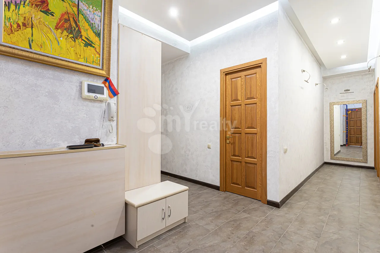 3 bedroom apartment for rent Aram St, Center Yerevan, 161208