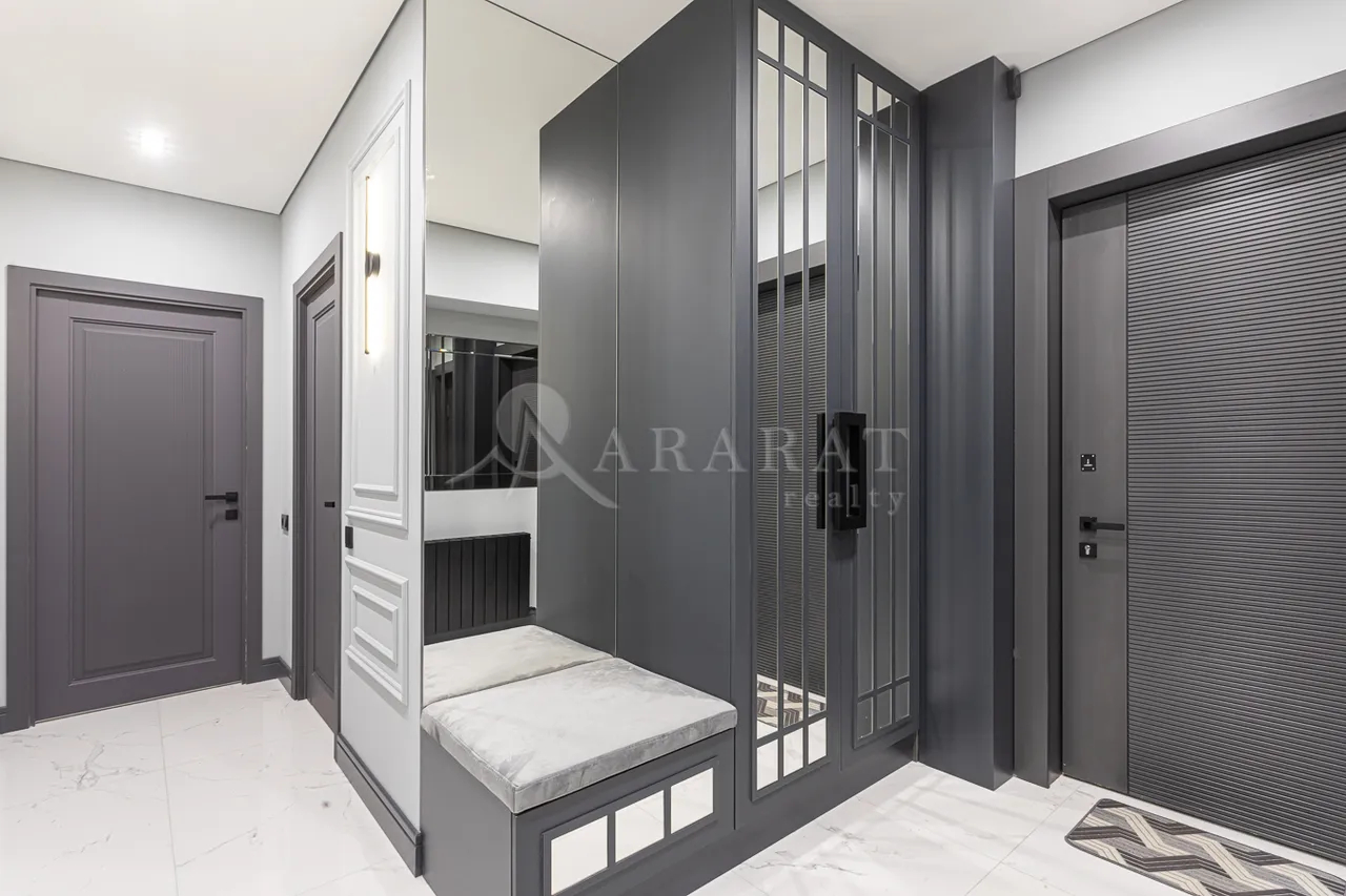 3 սենյականոց բնակարան  Վարդանանց փող, Կենտրոն Երևան, 159334