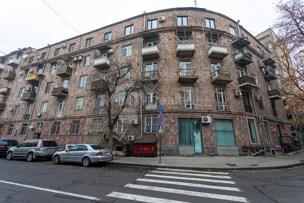 bnakaran/2-senyakanoc/D.+Demirchyan+St/Center/Yerevan