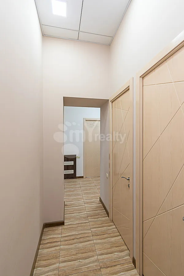 Купить 3 комнатную квартиру Паронян ул, Центр Ереван, 159744