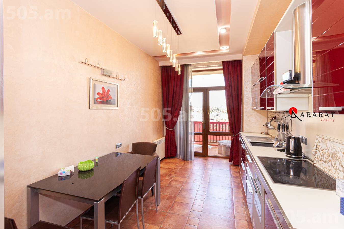 4 սենյականոց բնակարան  Սարմենի փող, Կենտրոն Երևան, 134008