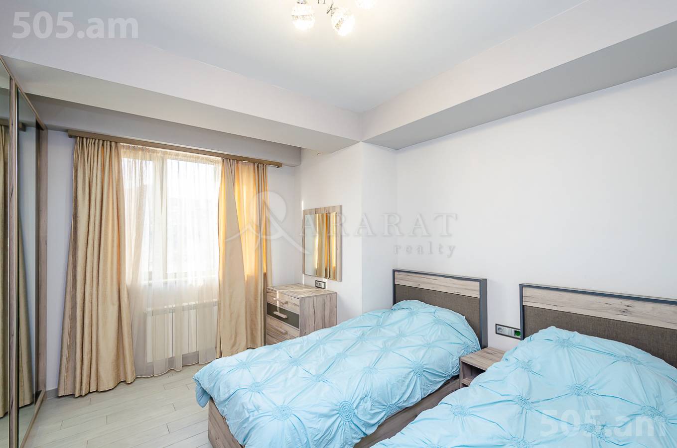 4 bedroom apartment for sale Antarayin St, Center Yerevan, 152086