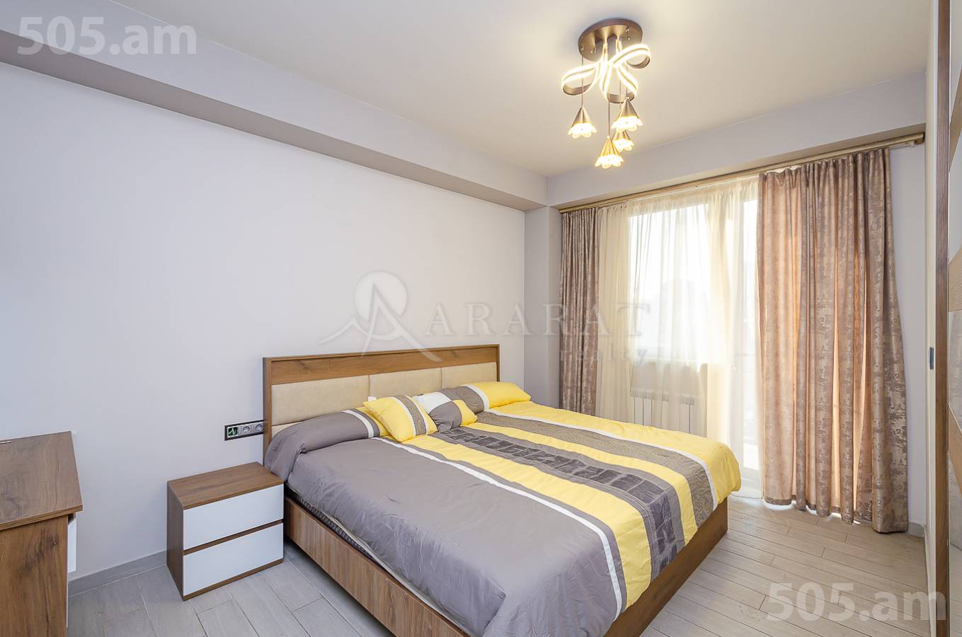 4 bedroom apartment for sale Antarayin St, Center Yerevan, 152086