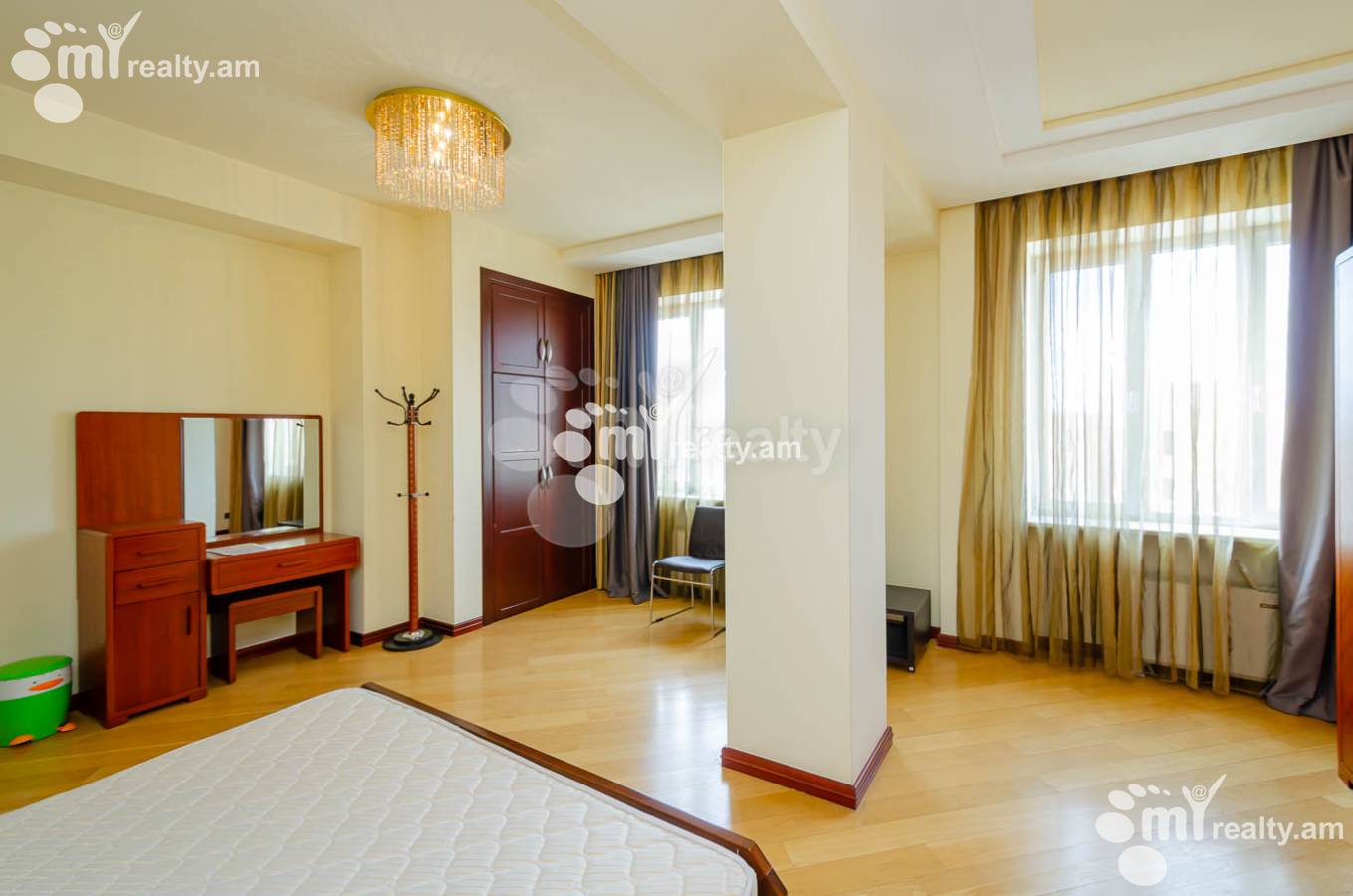 Снять 3 комнатную квартиру Абовян ул, Центр Ереван, 140484