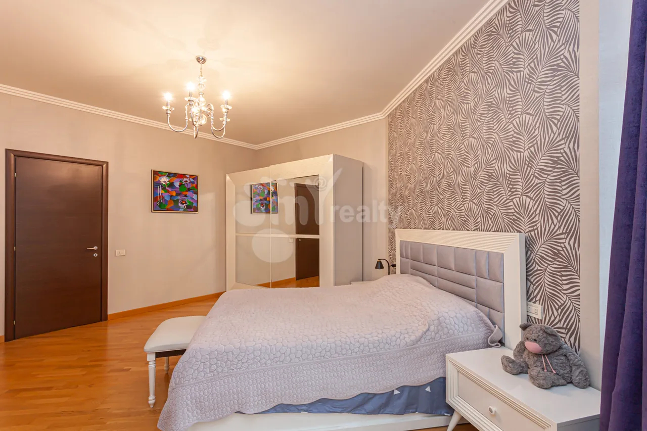 3 bedroom apartment for rent Northern (Hyusisayin)  Ave, Center Yerevan, 158432