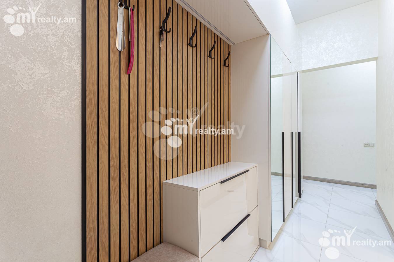 3 bedroom apartment for sale Paronyan St, Center Yerevan, 155985