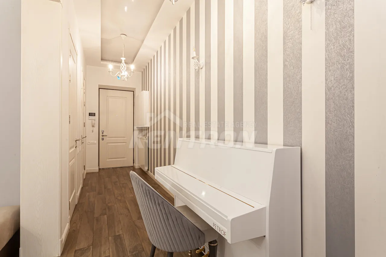 3 bedroom apartment for sale Mashtots Ave, Center Yerevan, 157544