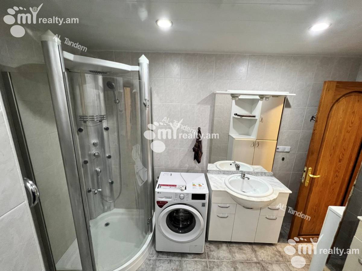 Снять 3 комнатную квартиру Мгер Мкртчян ул, Центр Ереван, 122518