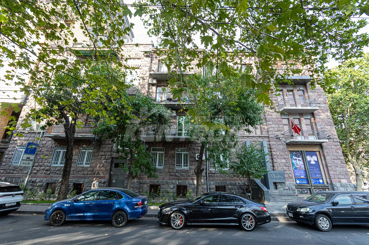 3 bedroom apartment for sale Aram St, Center Yerevan, 159471