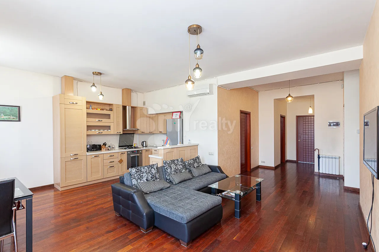 3 bedroom apartment for rent Tamanyan St, Center Yerevan, 157574