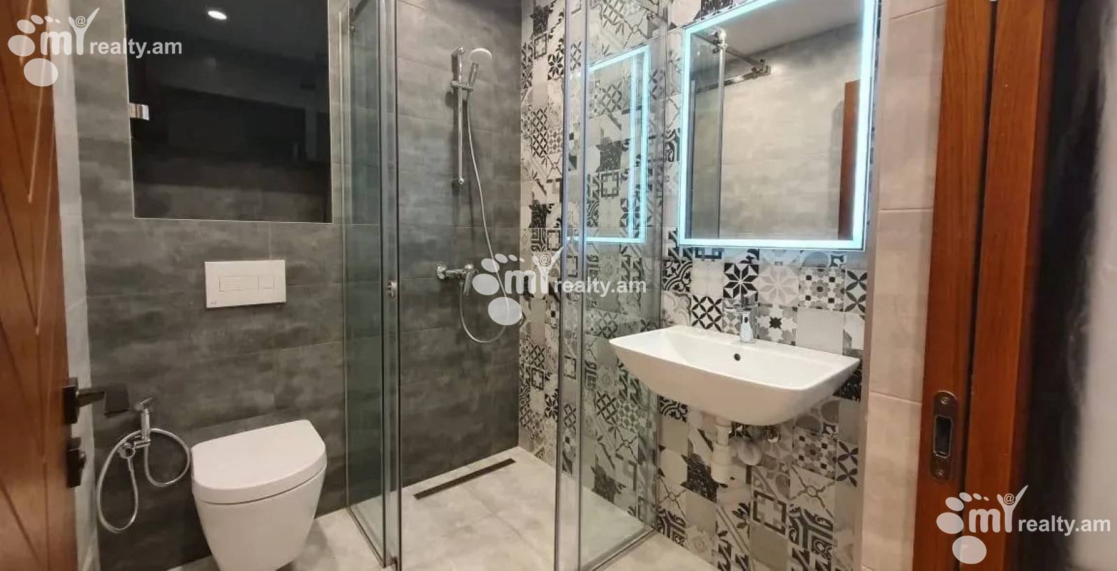 3 bedroom apartment for rent D. Demirchyan St, Center Yerevan, 156128