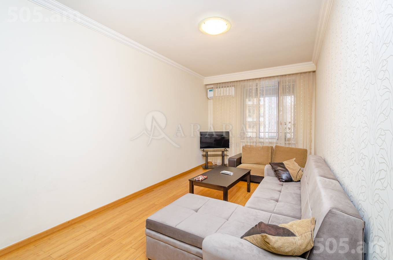 Купить 2 комнатную квартиру Ин ереванци ул, Центр Ереван, 152611