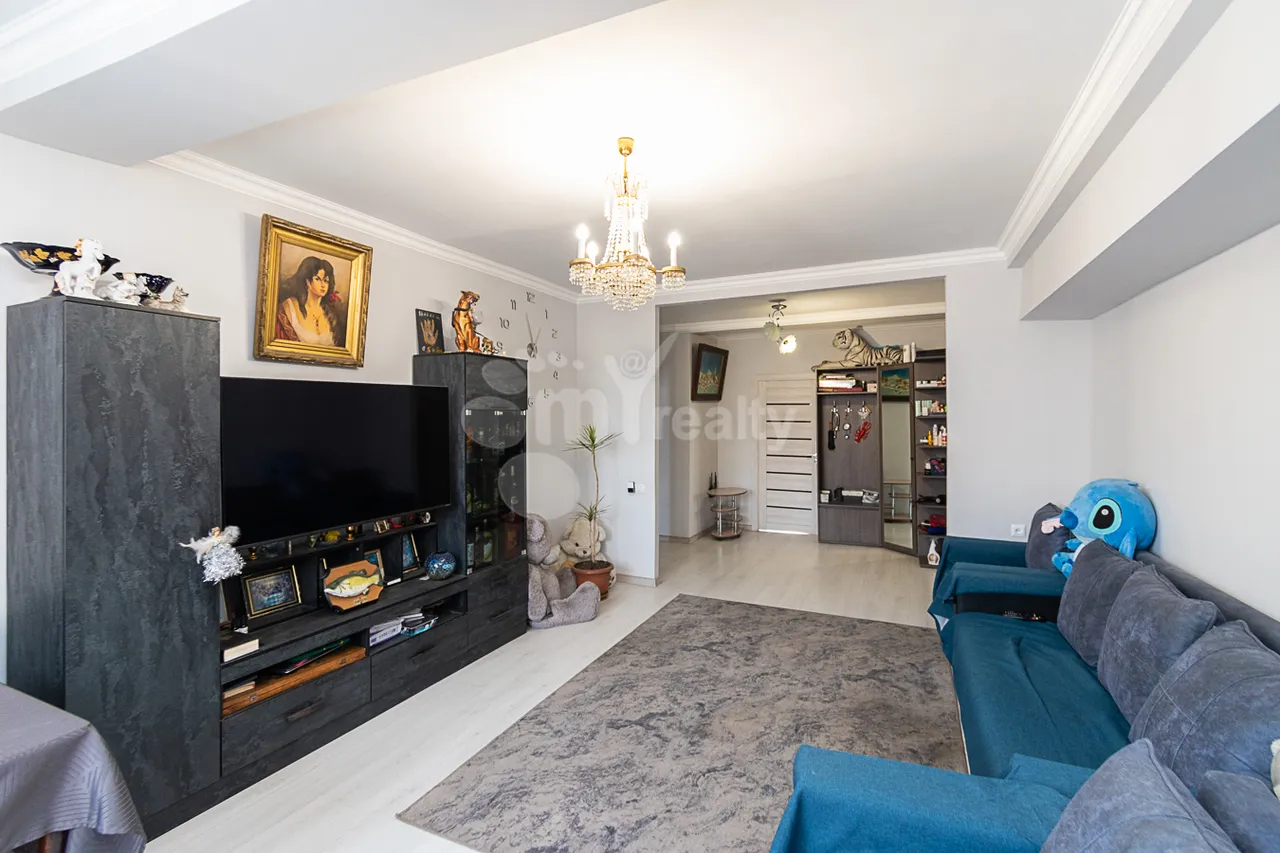 3 bedroom apartment for sale Saryan St, Center Yerevan, 160947