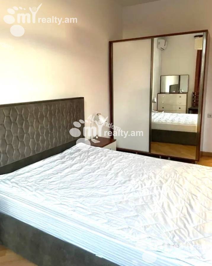 3 սենյականոց բնակարան  Ռոստոմի փող, Կենտրոն Երևան, 153794