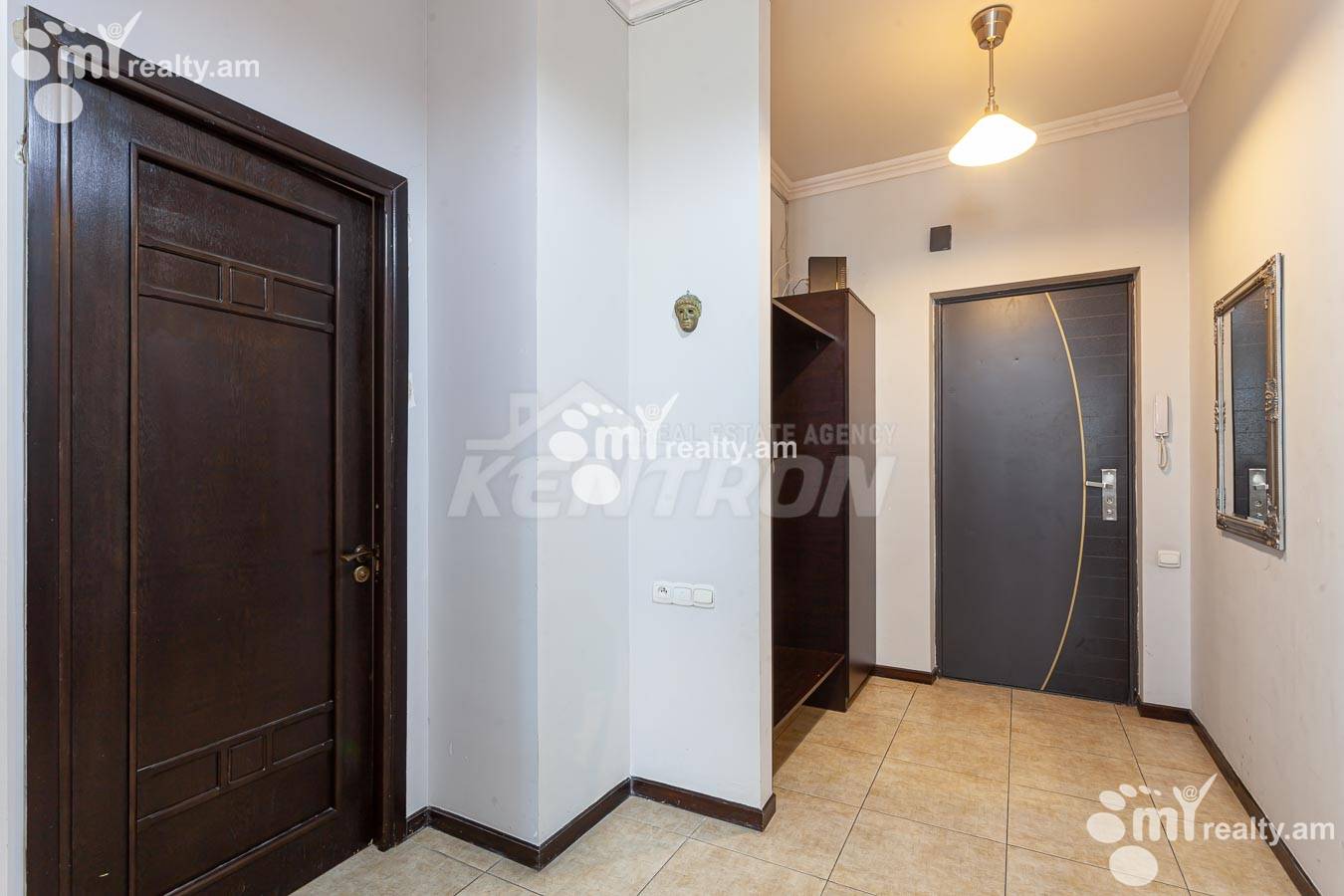 3 սենյականոց բնակարան  Ռոստոմի փող, Կենտրոն Երևան, 154973