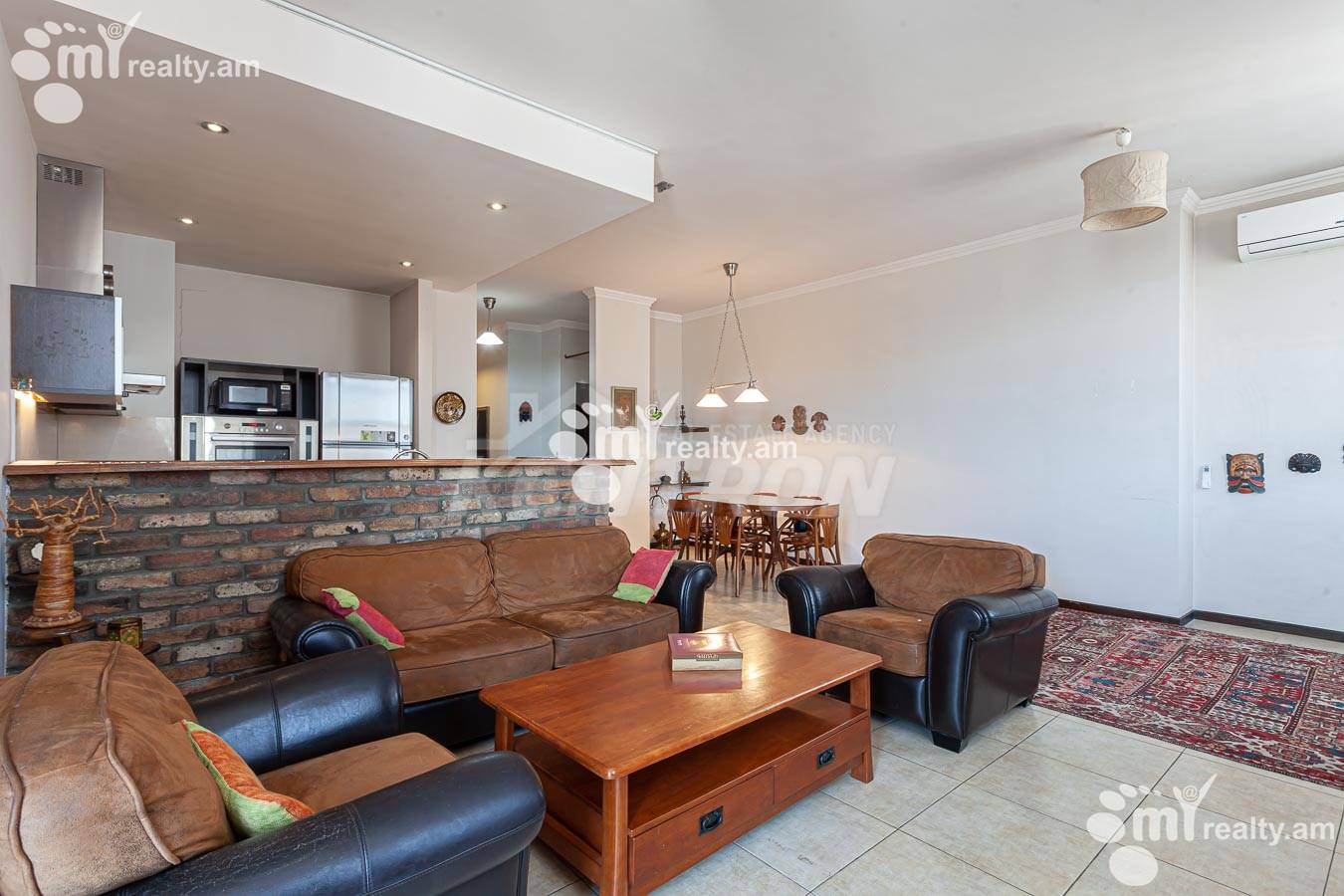 3 սենյականոց բնակարան  Ռոստոմի փող, Կենտրոն Երևան, 154973