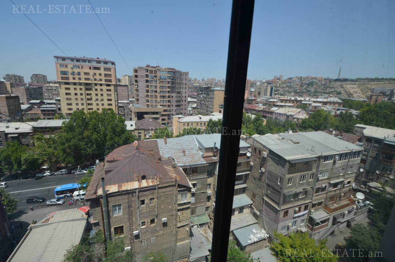 Купить 2 комнатную квартиру Лалаянц, Центр Ереван, 124219