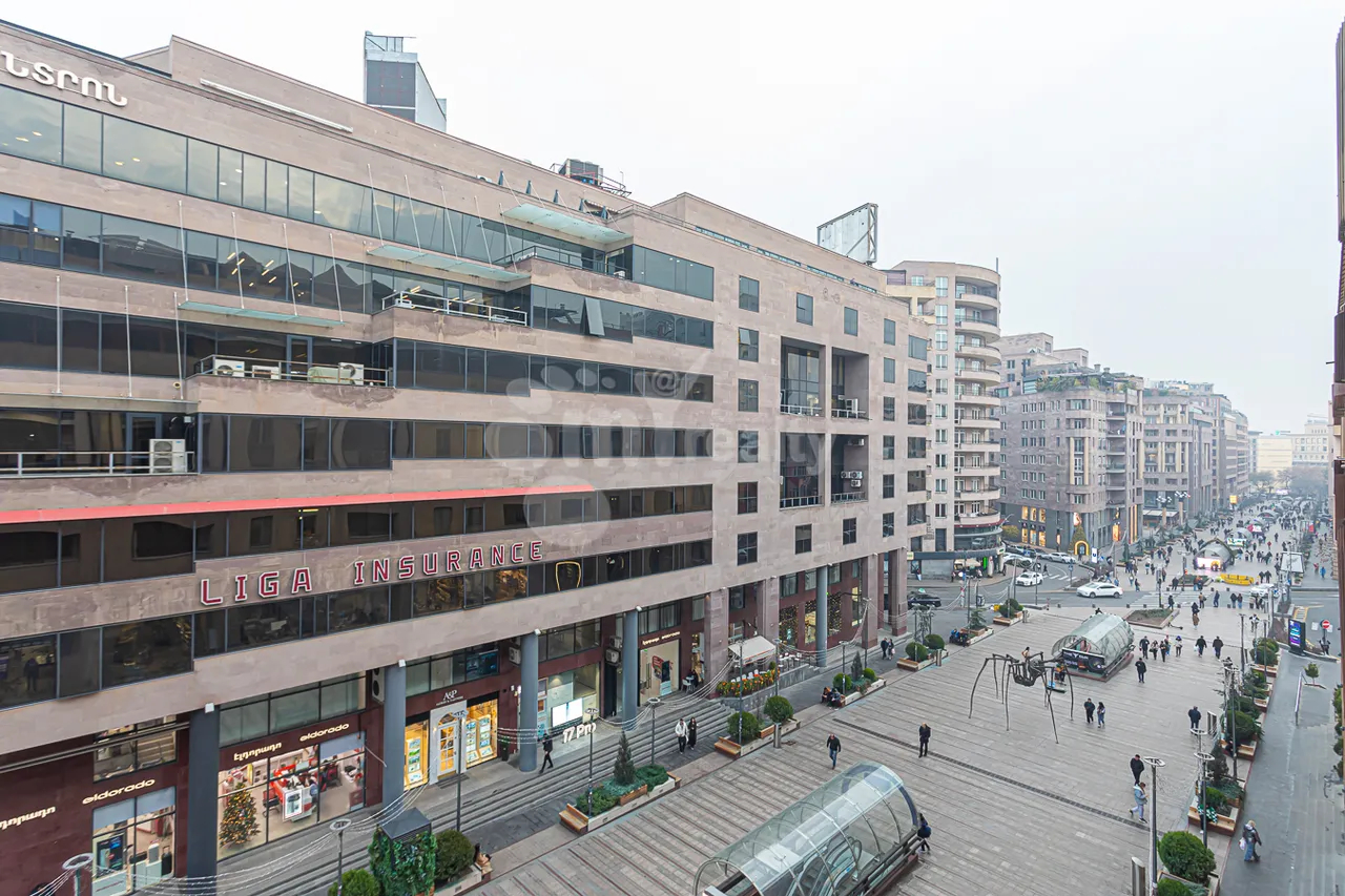 3 սենյականոց բնակարան վարձով Հյուսիսային պող, Կենտրոն Երևան, 158076