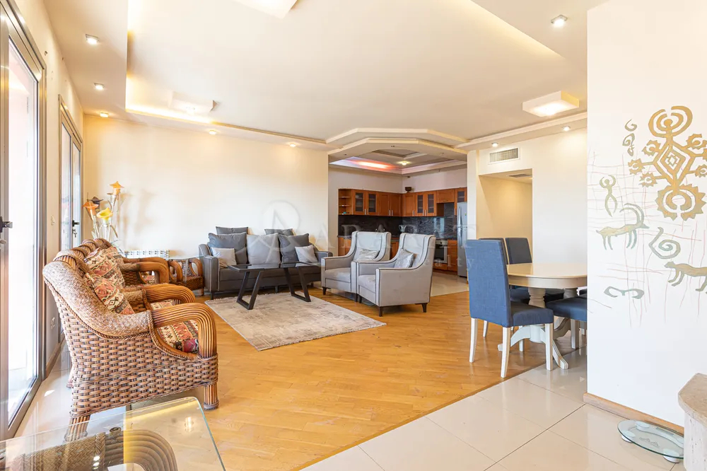 varcov-bnakaran/3-senyakanoc/Antarayin+St/Center/Yerevan