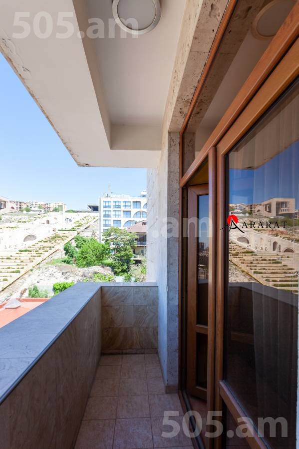 4 սենյականոց բնակարան  Սարմենի փող, Կենտրոն Երևան, 134008