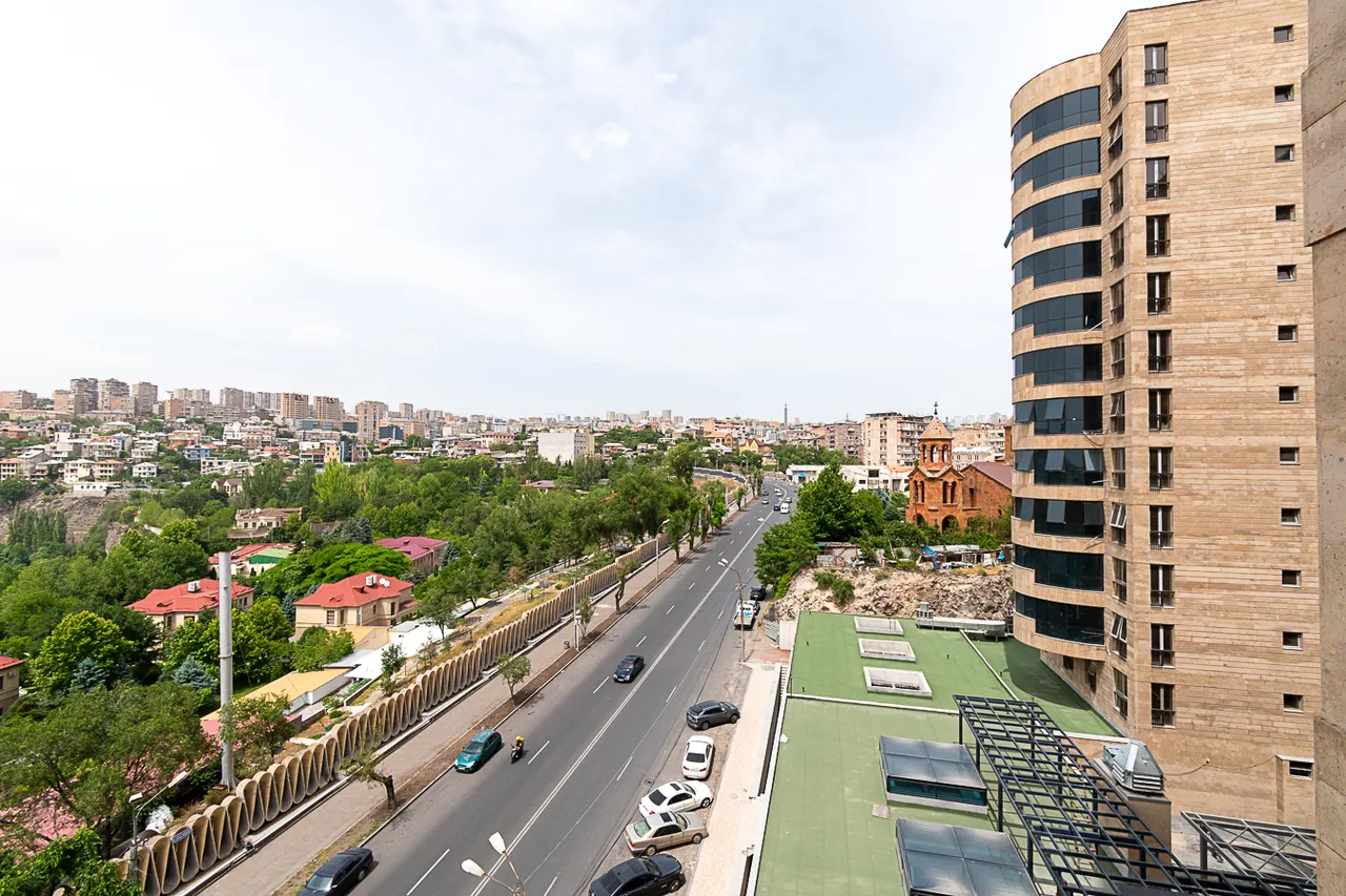 3 bedroom apartment for rent Paronyan St, Center Yerevan, 161921