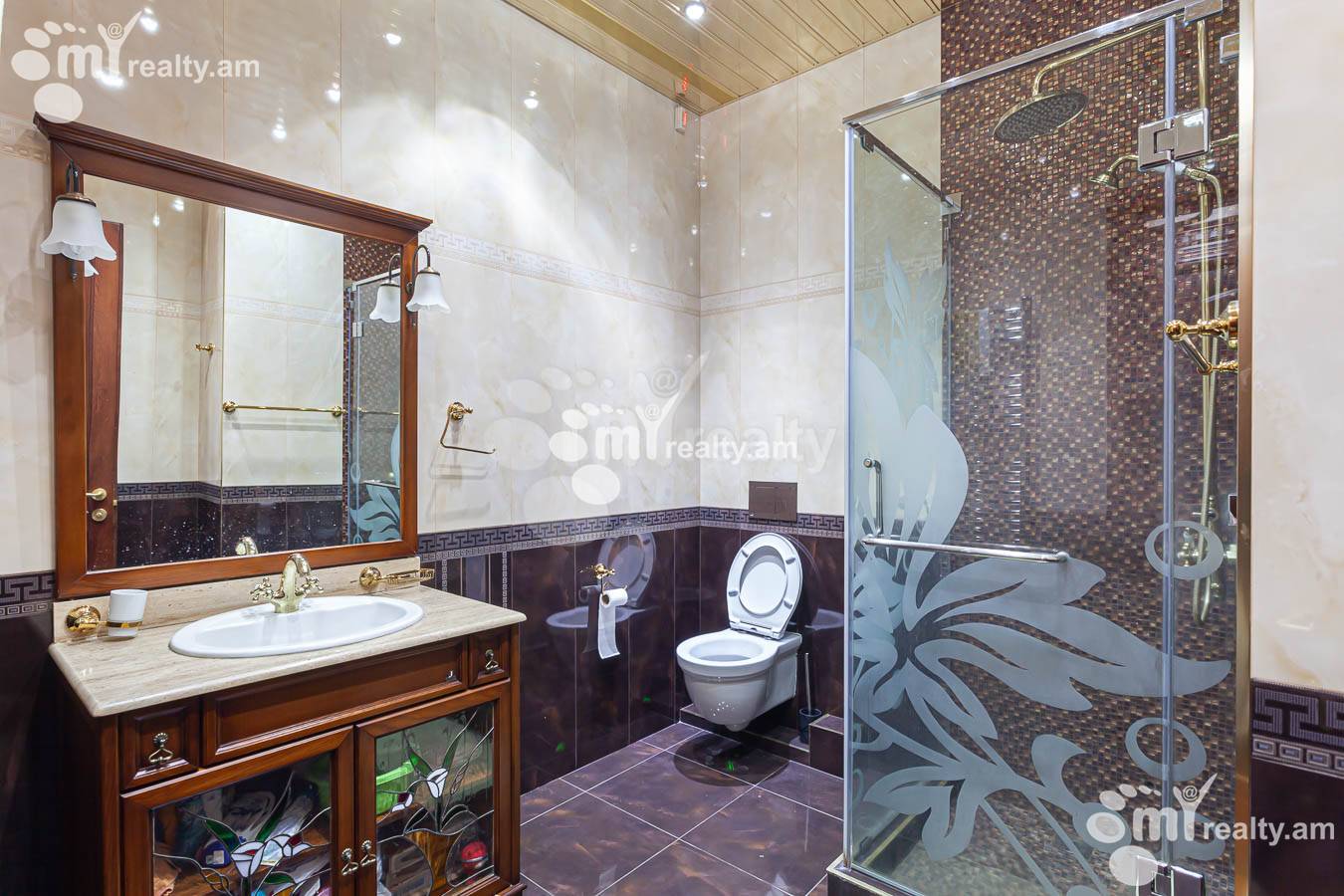 4 սենյականոց բնակարան վարձով Մաշտոցի պող, Կենտրոն Երևան, 153321