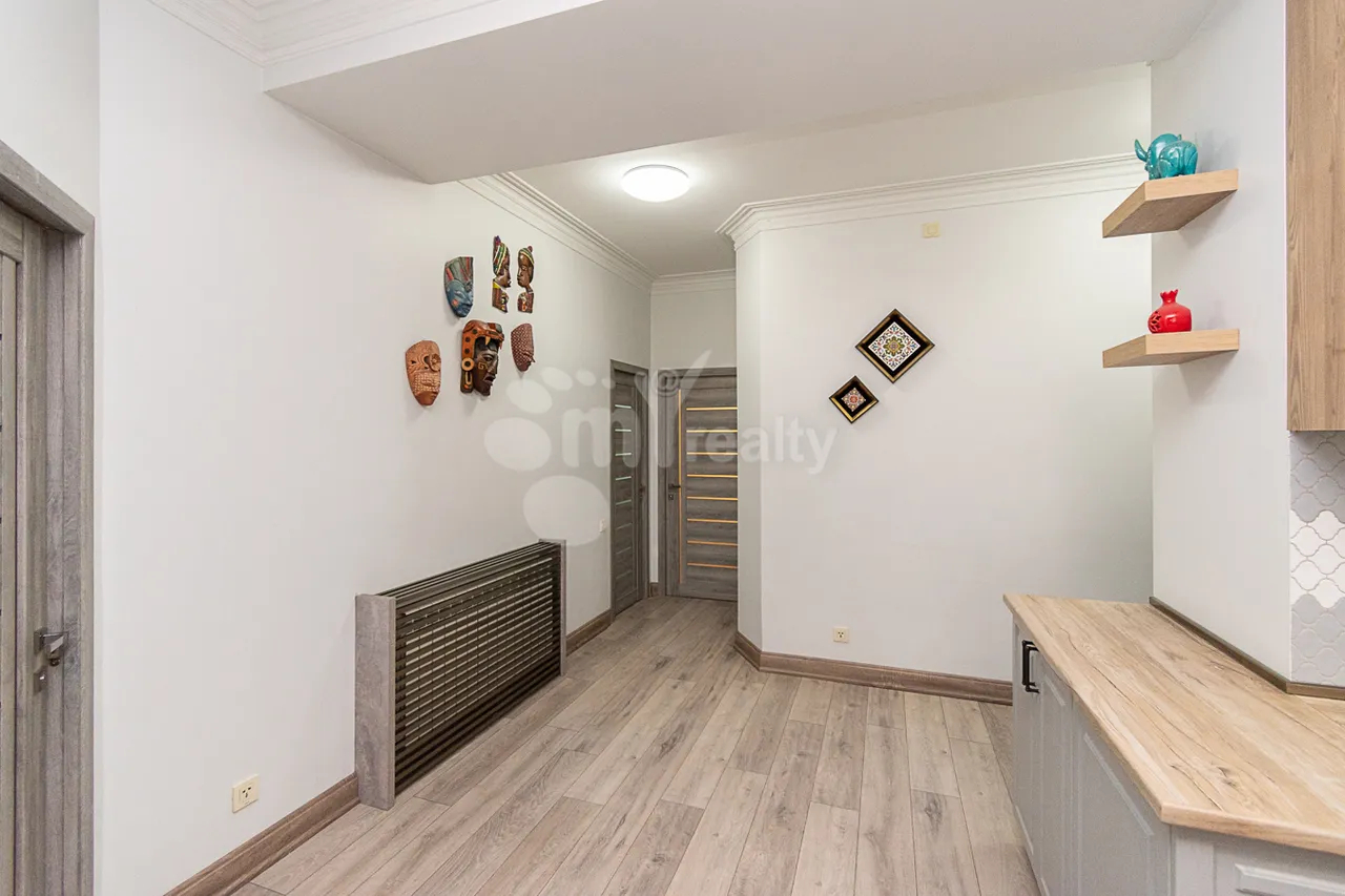 3 bedroom apartment for sale Antarayin, Rue Leonid Azgaldyan, Center Yerevan, 160270