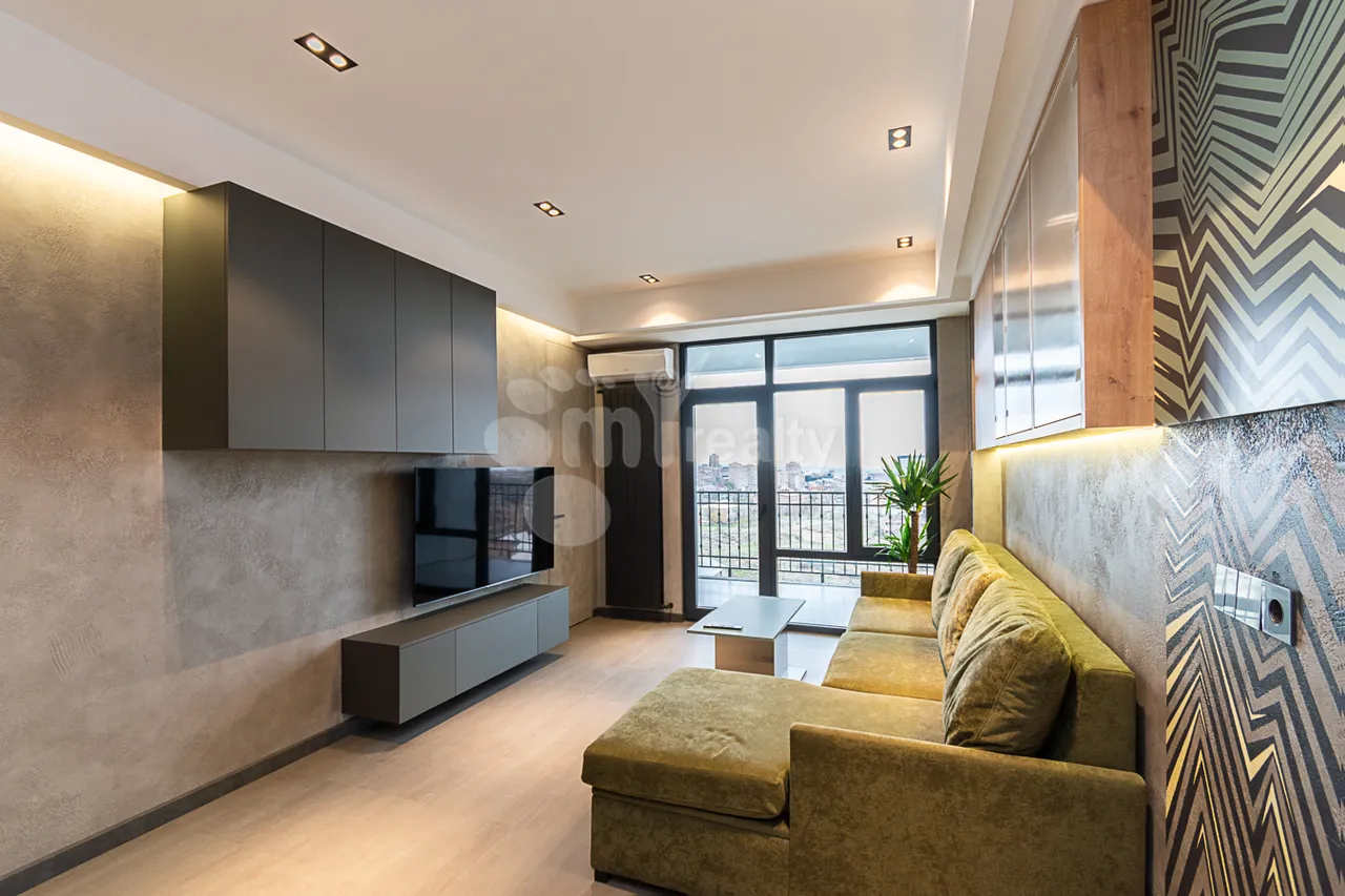 3 սենյականոց բնակարան  Միկոյան փող, Դավթաշեն Երևան, 160145