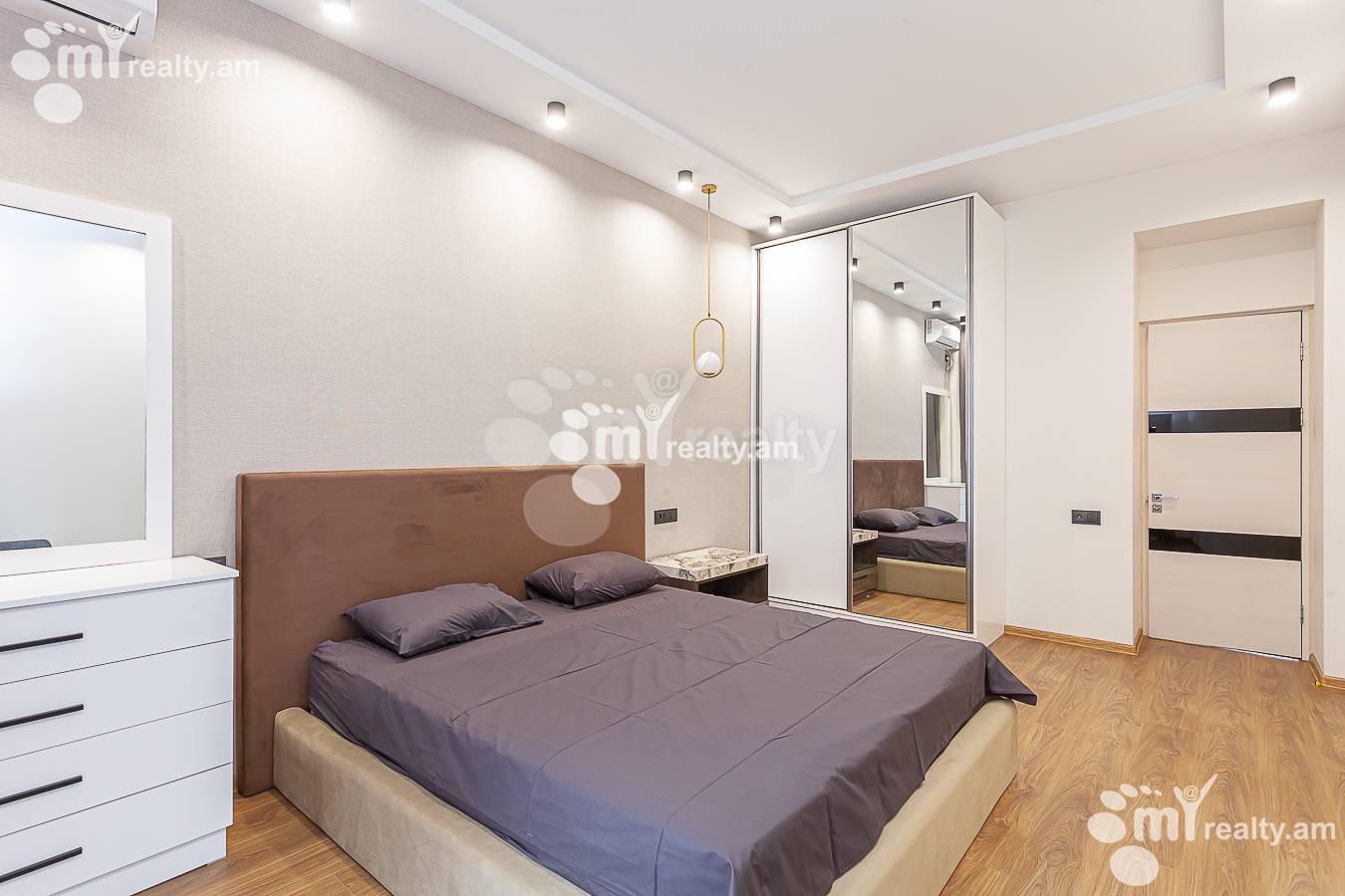 Купить 3 комнатную квартиру Терян ул, Центр Ереван, 153309