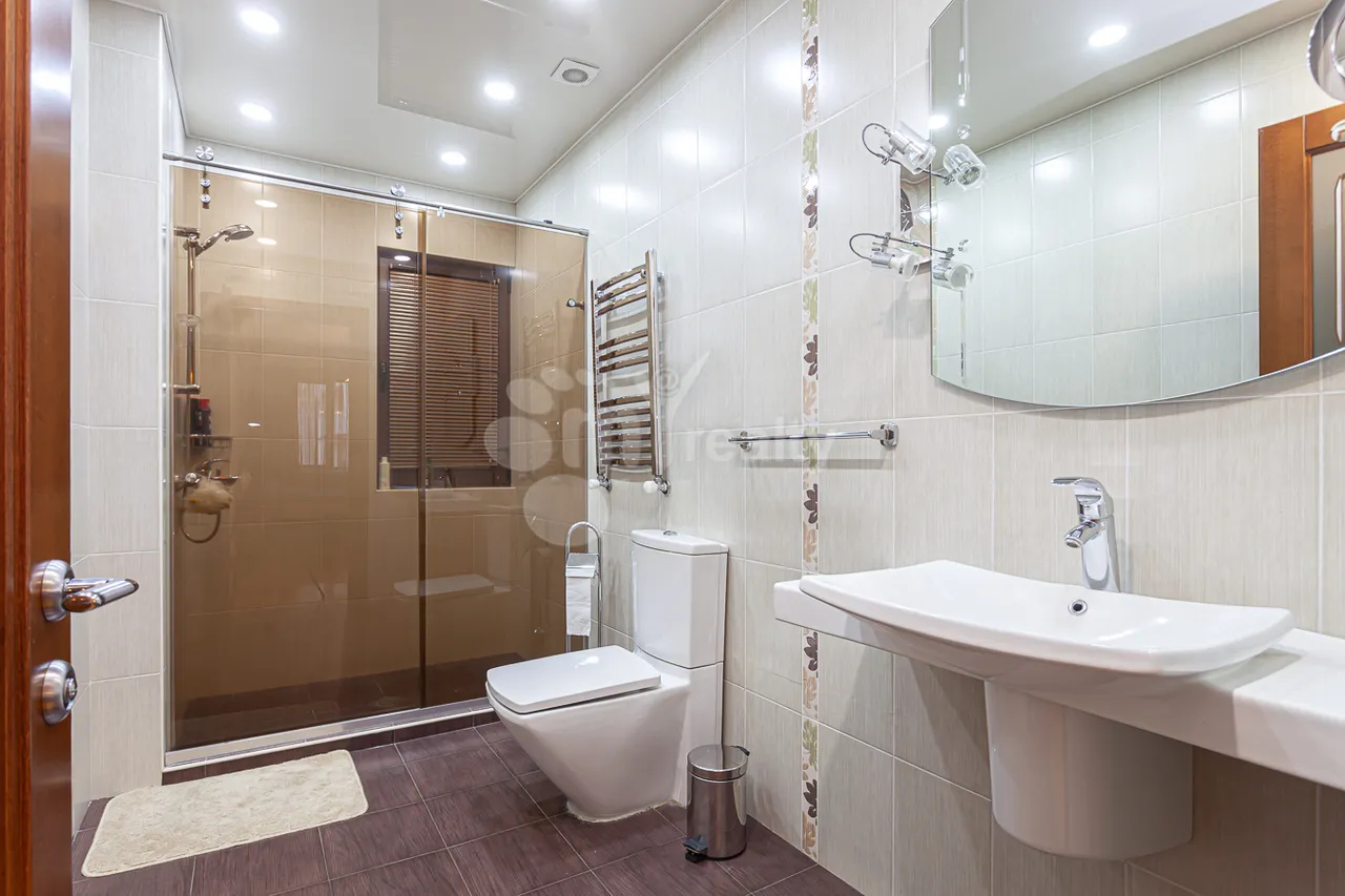 3 bedroom apartment for rent Northern (Hyusisayin)  Ave, Center Yerevan, 161919