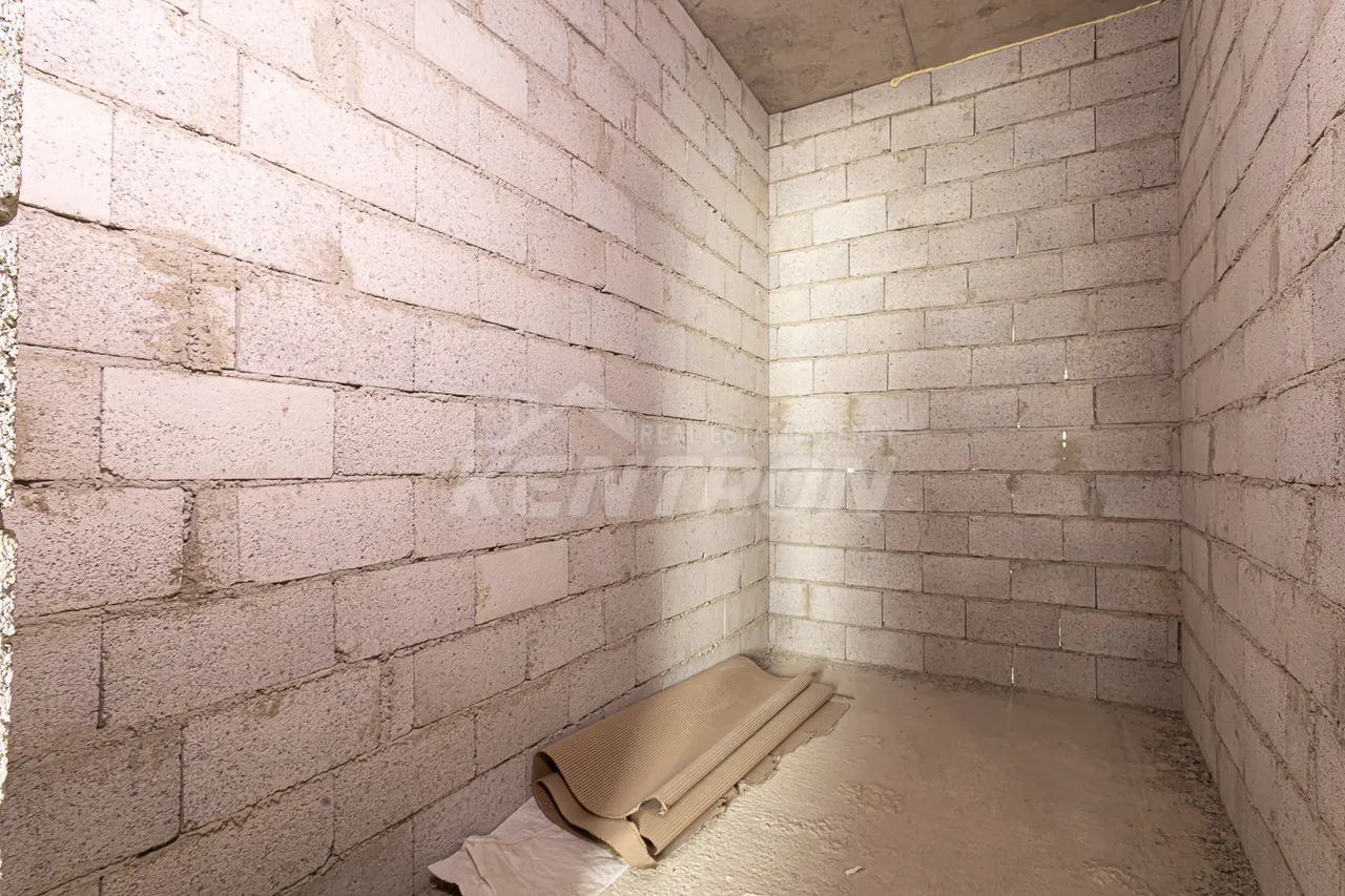 4 bedroom apartment for sale Antarayin St, Center Yerevan, 157990