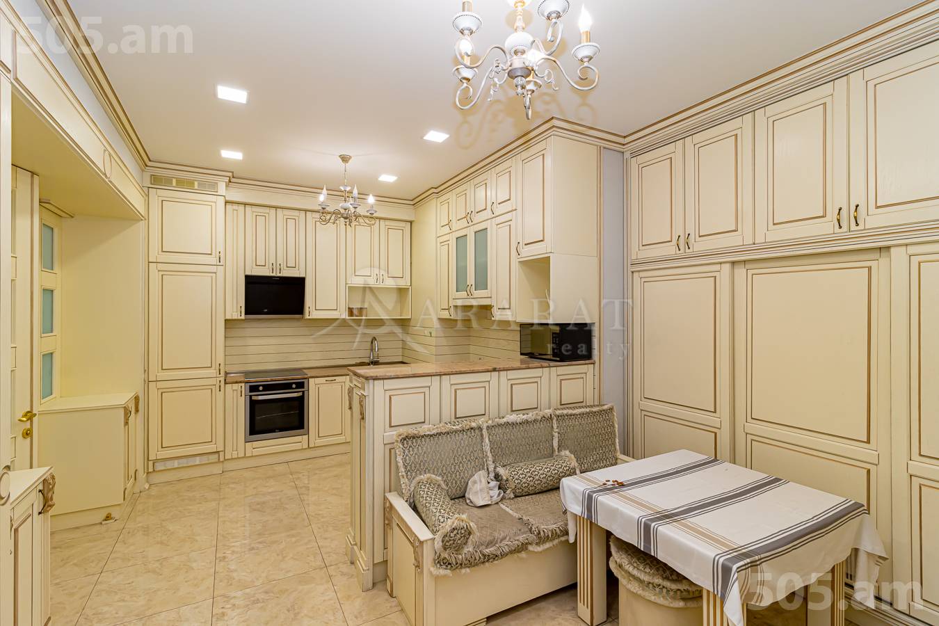 3 սենյականոց բնակարան  Ծիծեռնակաբերդի խճուղի, Կենտրոն Երևան, 153588