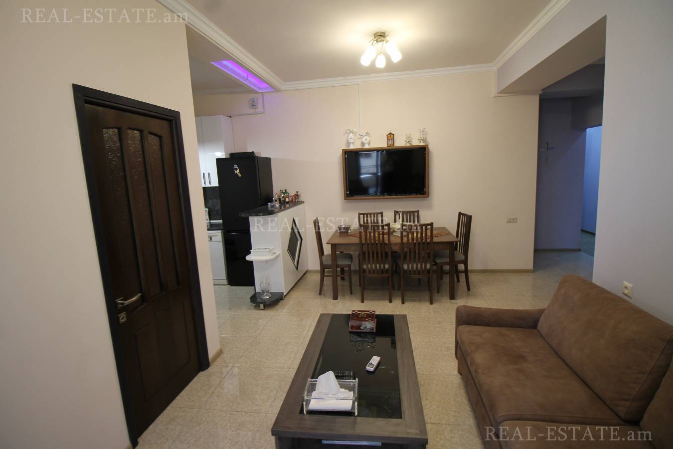 3 սենյականոց բնակարան  Մաշտոցի պող, Կենտրոն Երևան, 85314