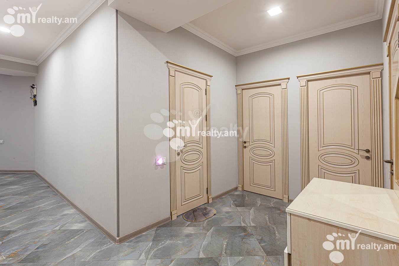 Купить 5 комнатную квартиру Сасна Црер ул., Давташен Ереван, 153655