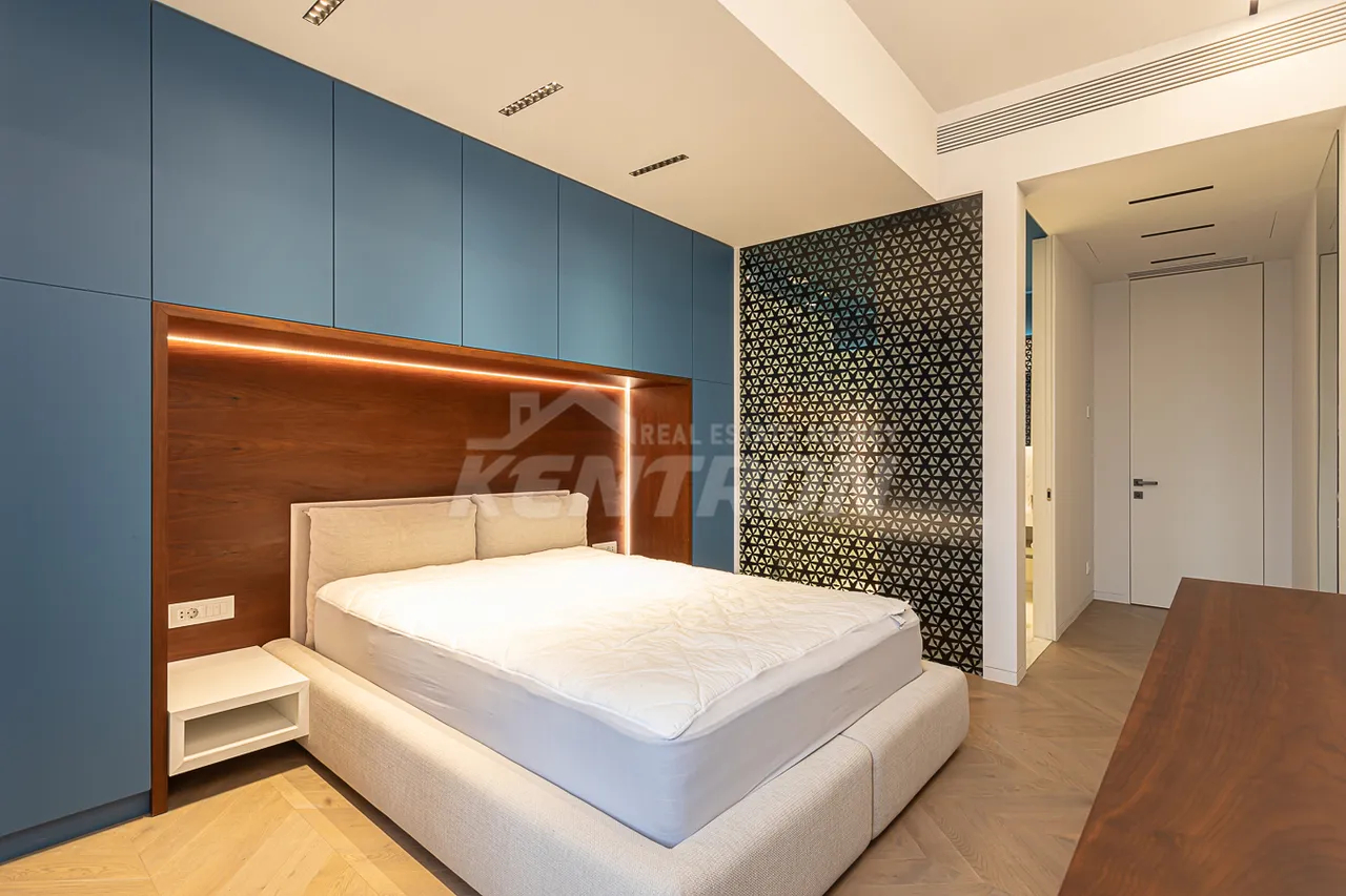 4 սենյականոց բնակարան  Պուշկինի փող, Կենտրոն Երևան, 157580