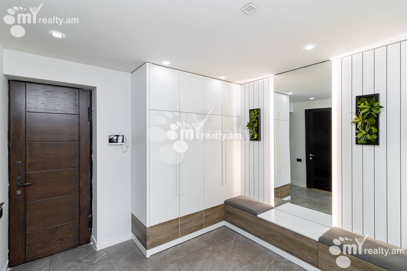 2 bedroom apartment for sale Amiryan St, Center Yerevan, 154194