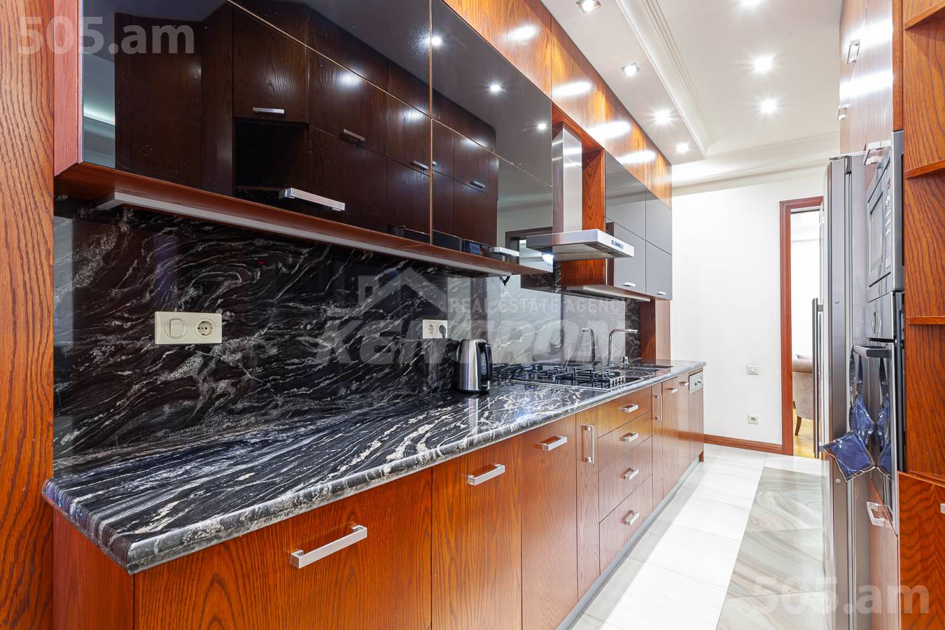 3 սենյականոց բնակարան վարձով Եկմալյան փող, Կենտրոն Երևան, 154624