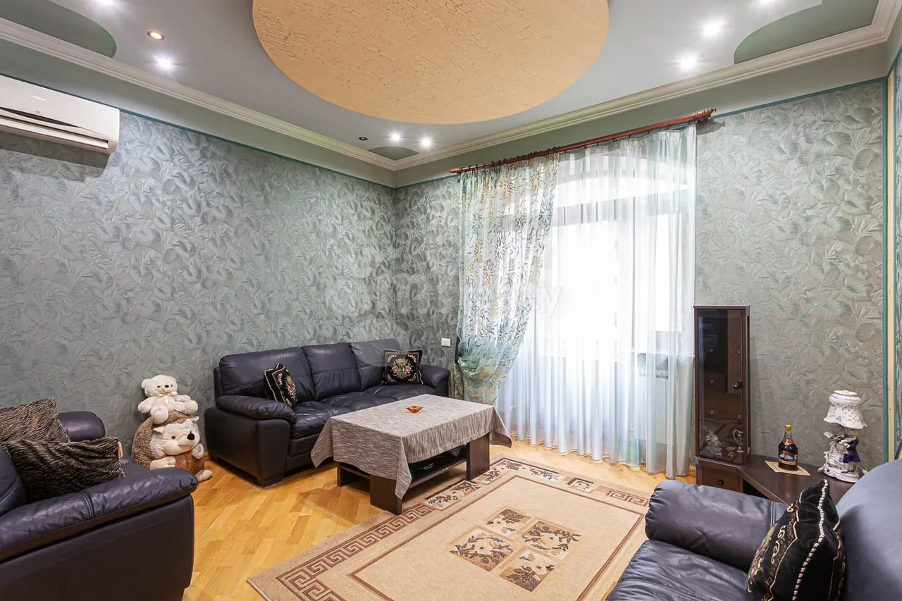 House for sale Pirumyans St, Davtachène Yerevan, 157263