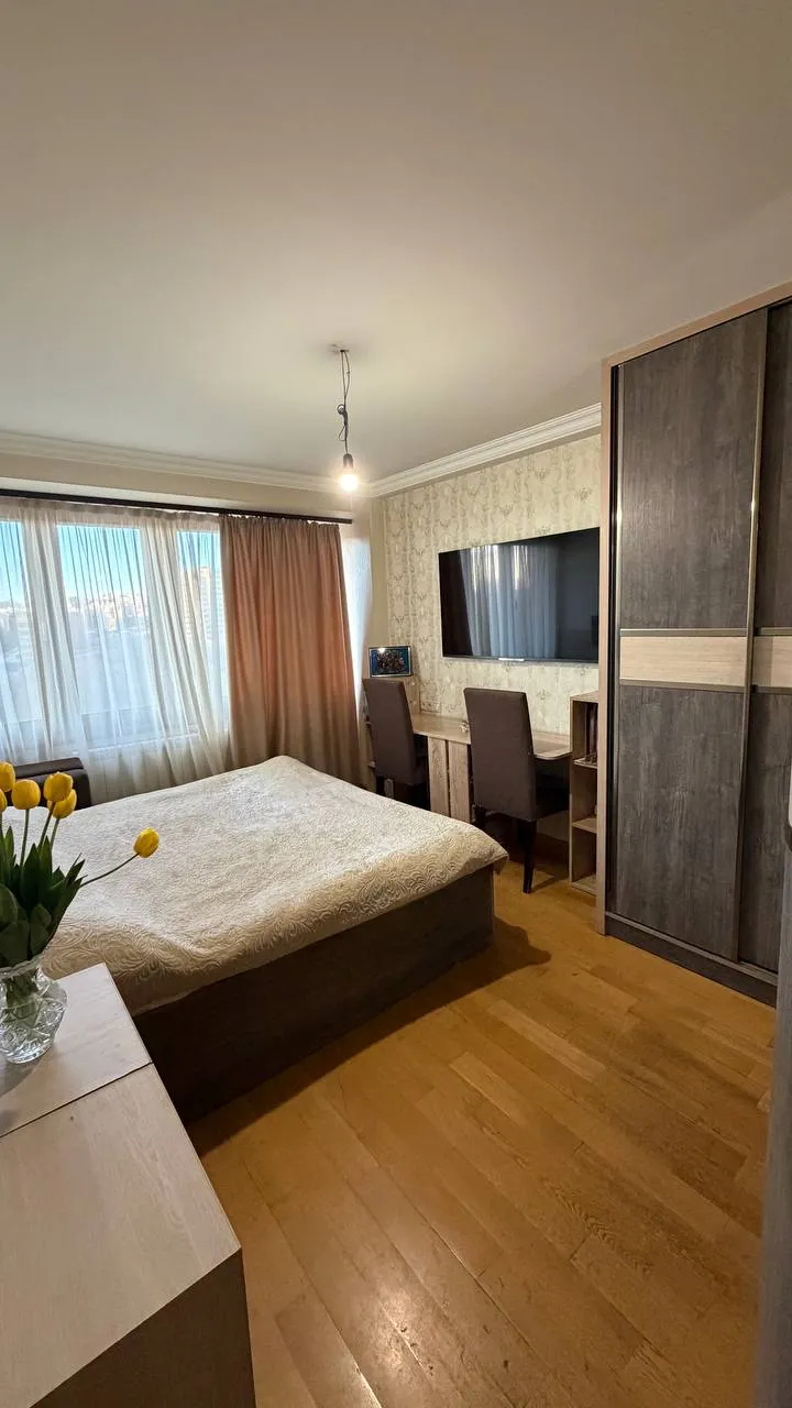 3 bedroom apartment for sale خیابان اِ. کوچار, مرکز شهر ایروان, 161131