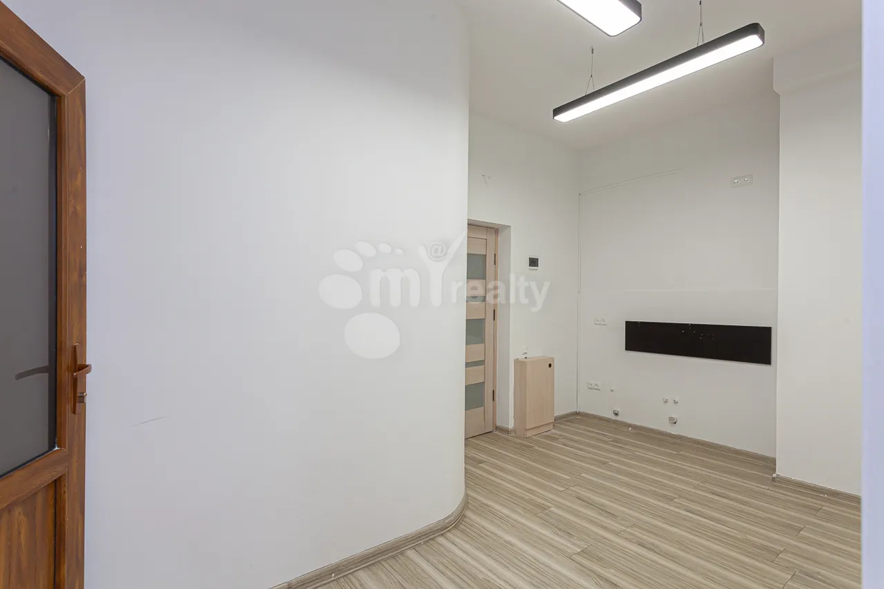 Commercial property for rent V.Papazyan St, Arabkir Yerevan, 160453